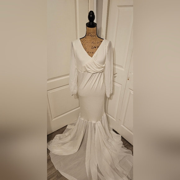 Dresses & Skirts - Nwot beautiful maternaty flowey dress for photos #368